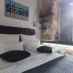 три квартала от оперного-тихий лофт-новый апарт Odessa