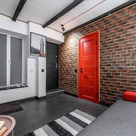 Апартаменти три квартала от оперного-тихий лофт-новый апарт *