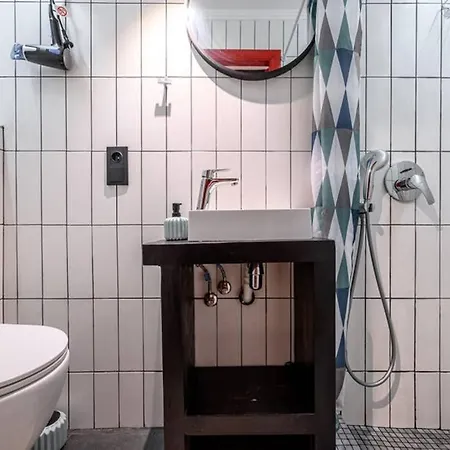 Appartement три квартала от оперного-тихий лофт-новый апарт