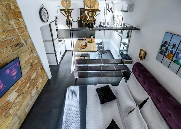 Apartman три квартала от оперного-тихий лофт-новый апарт *