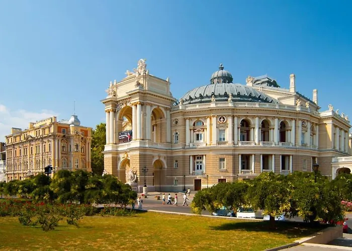 три квартала от оперного-тихий лофт-новый апарт Appartamento *