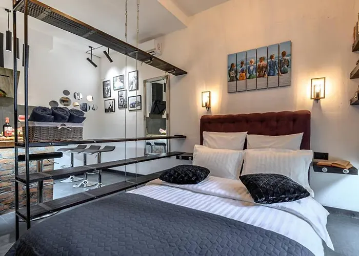 три квартала от оперного-тихий лофт-новый апарт