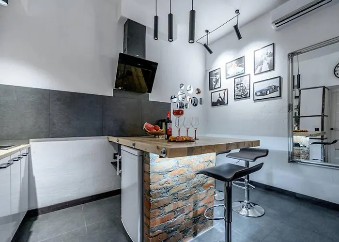 три квартала от оперного-тихий лофт-новый апарт *